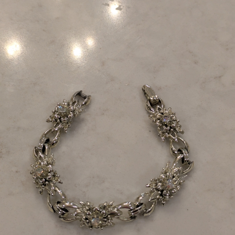 Aurora Borealis Rhinestone Bracelet Gold Tone 8" Long